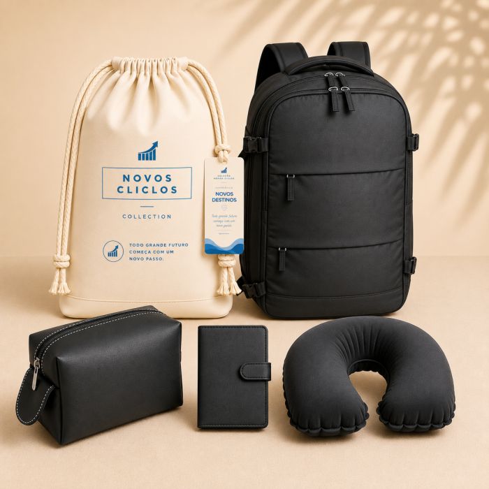 Novos Destinos Essential com mochila, necessaire, porta-passaporte e almofada de pescoço personalizados